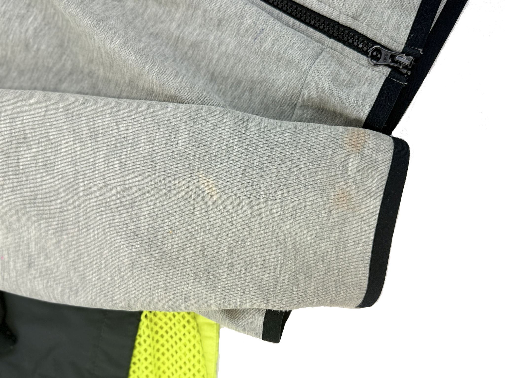 Lot 16 - Nike Sportswear Mixed Bundle for Resale - Image 12