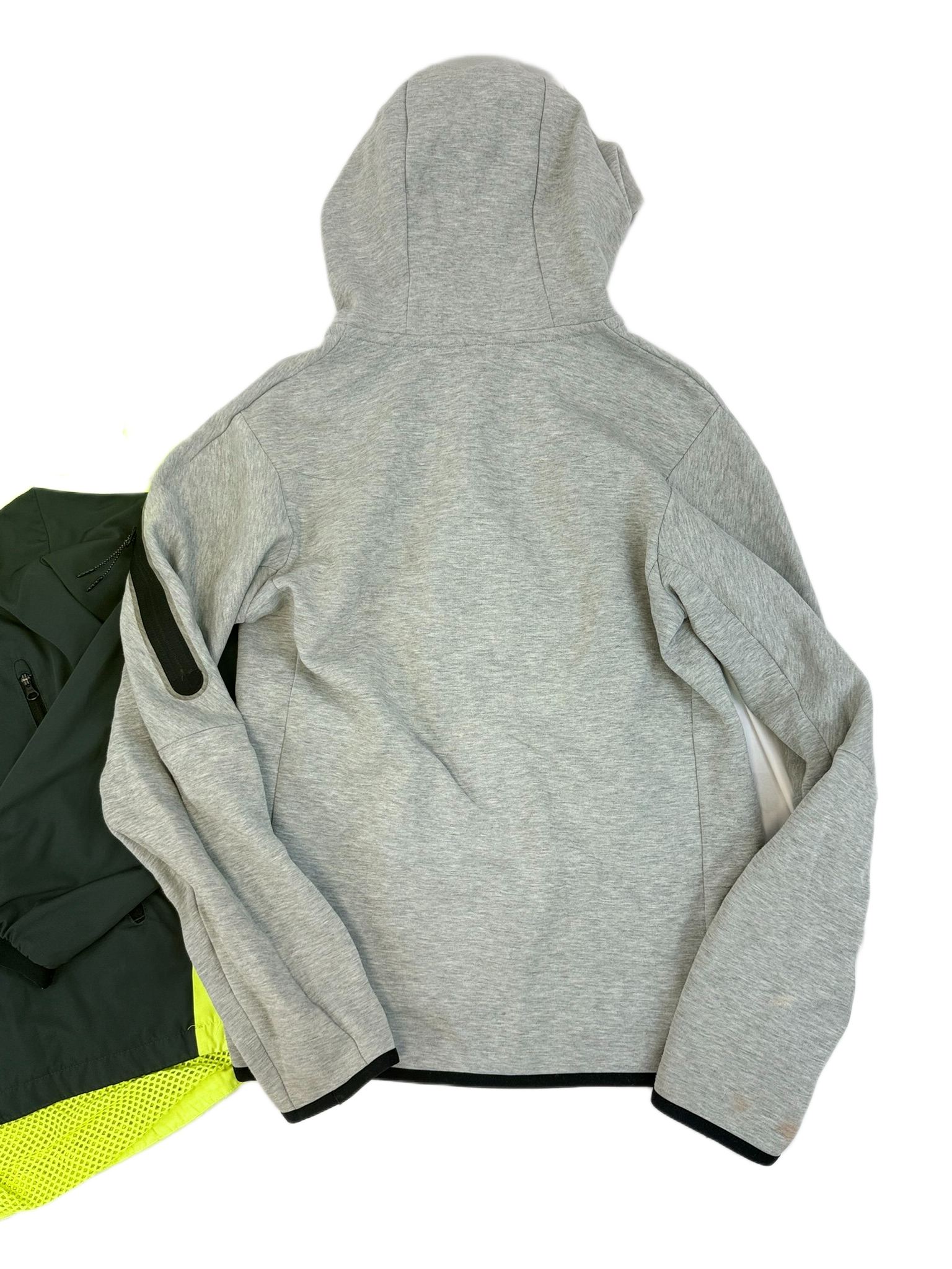 Lot 16 - Nike Sportswear Mixed Bundle for Resale - Image 11