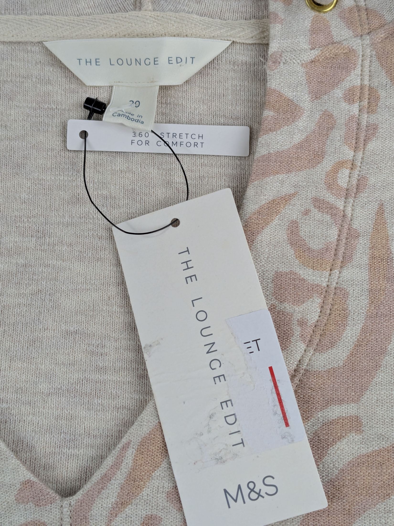 Lot 32 - BNWT Women’s & Unisex Bundle – Brodie, M&S, Threadbare, Made in Italy Reseller Opportunity x5 - Image 9