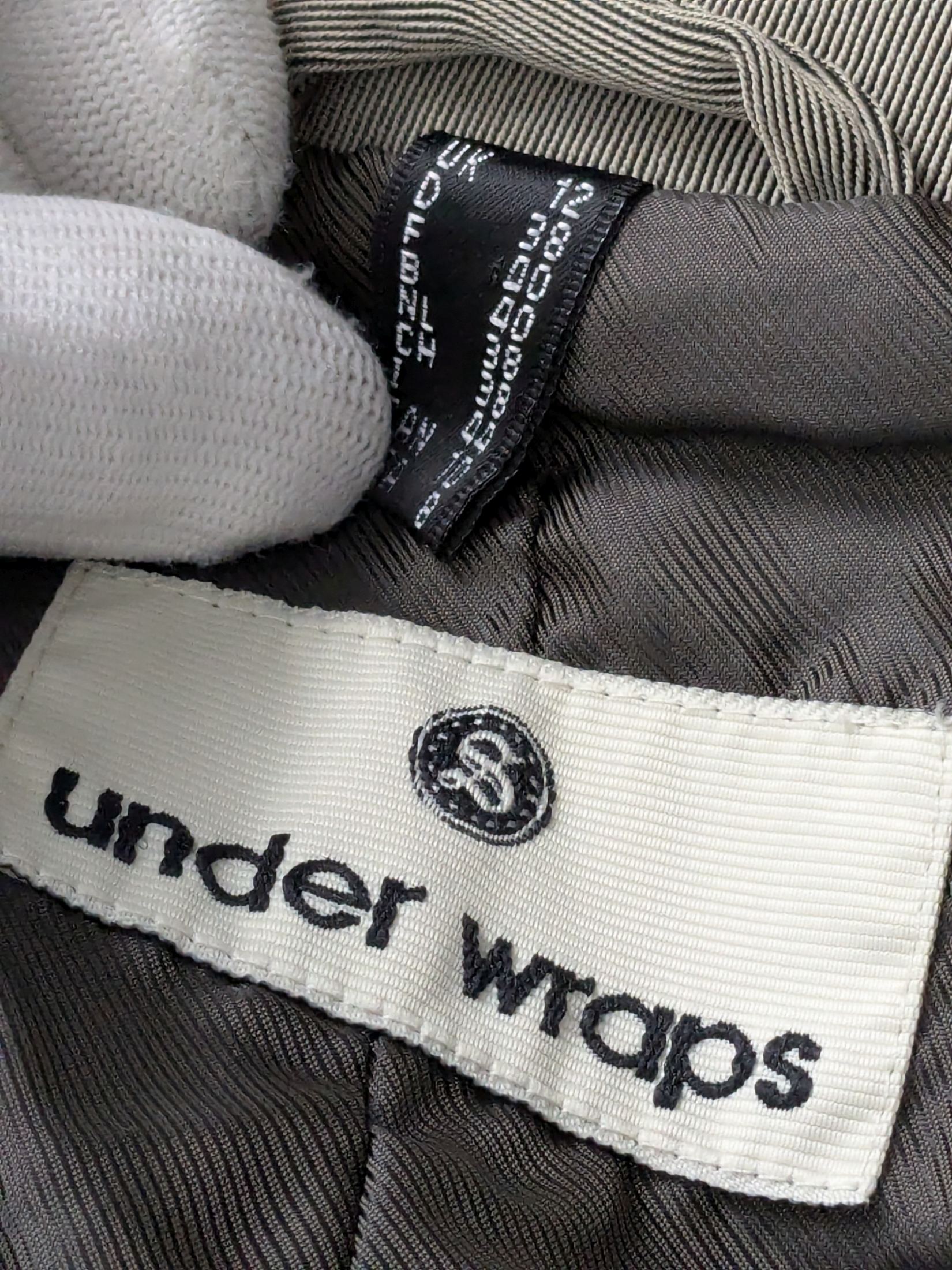 Lot 24 - Women’s & Unisex Designer Coat Bundle – Superdry, Cashmere Blend, Vintage & Branded Reseller Lot x5 - Image 13