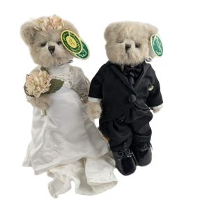 Lot 39 - BNWT The Bearington Collection Vintage Bride & Groom “Mr & Mrs Lovington” Plush Set – Collectible Wedding Gift Reseller Item